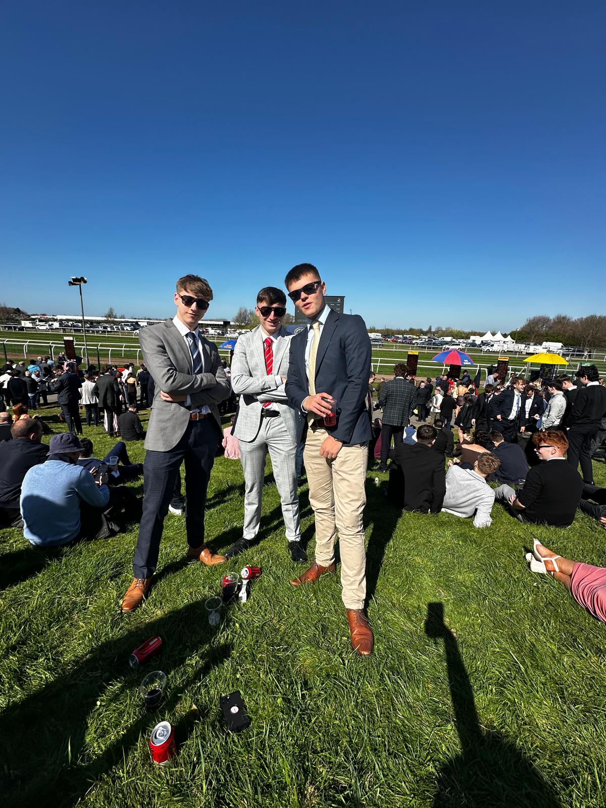 [IMAGE: Aintree]